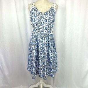 Antonio Melani Retro style Fit & Flare Dress Floral Embroider, White/Blue Women’